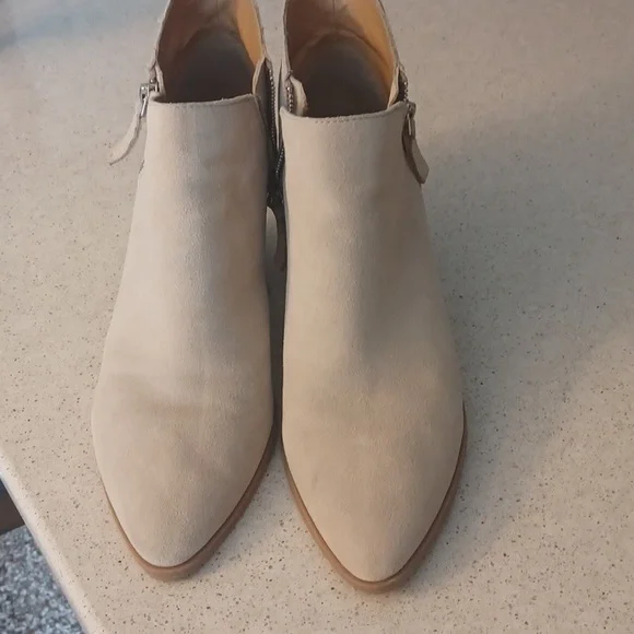 Heeled Boots - Picture 3 of 7